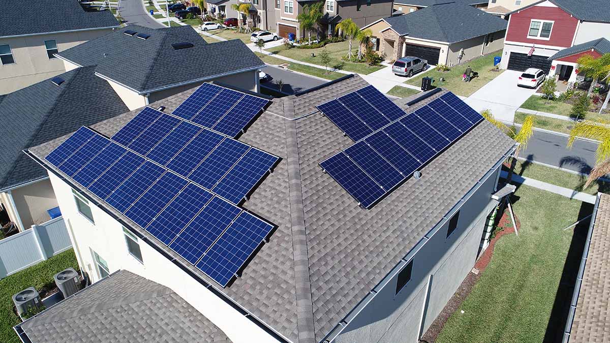 ¿Puedo usar un panel solar y un inversor sin batería?